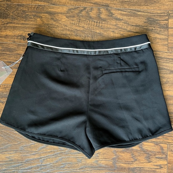 Forever 21 Black Shorts - Picture 2 of 4